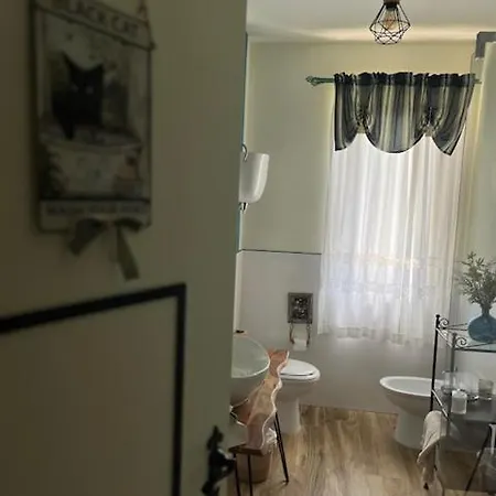 Non Usare La Casina Di Sandro * Nocera Umbra