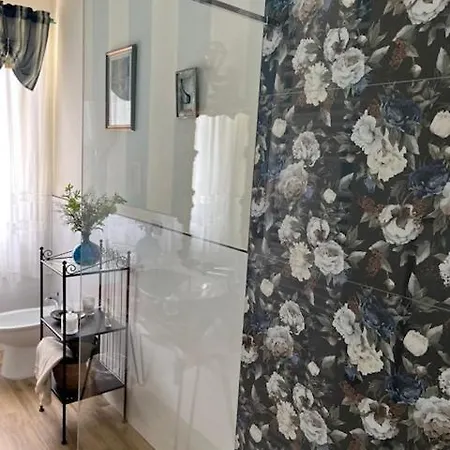 Гостевой дом Non Usare La Casina Di Sandro Ночера-Умбра